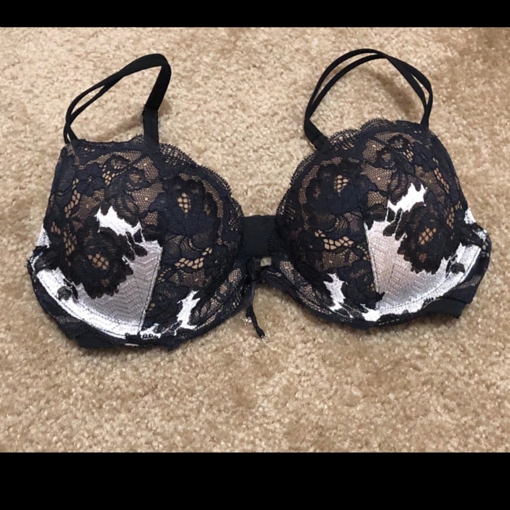 Brand new!!! Victoria secret push up bra